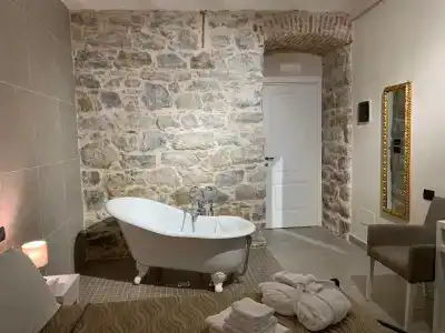 Spa & Wellness by Des Anglais " Ingresso SPA gratuito" - 8
