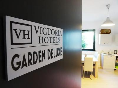 Victorias Royal Garden - 100
