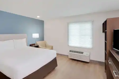 WoodSpring Suites Bakersfield East - 39