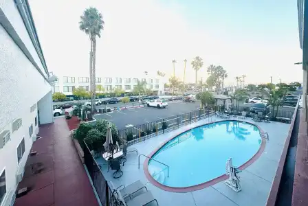 Ramada by Wyndham San Diego Airport - 12