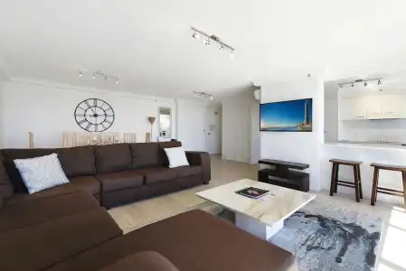 Surfers Century Oceanside Apartments - 223