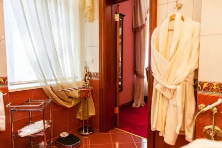 TB Palace & Spa - 9