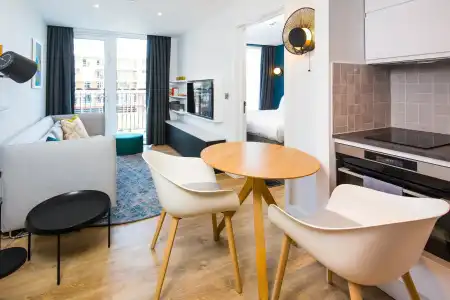 Staybridge Suites Cardiff by IHG - 4