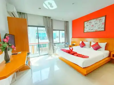PJ Patong Resortel - 39