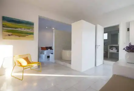 Kanale's Rooms and Suites - 2