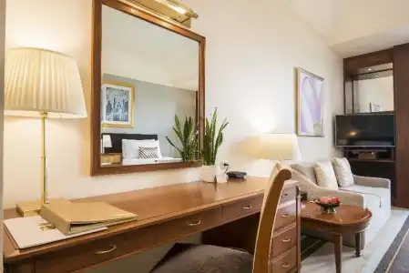 Chatrium Royal Lake Yangon - 73