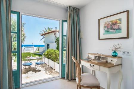 The Sea Club - 79