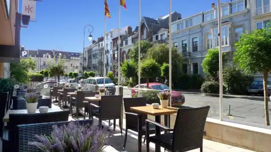 LATROUPE Grand Place Hostel - 20