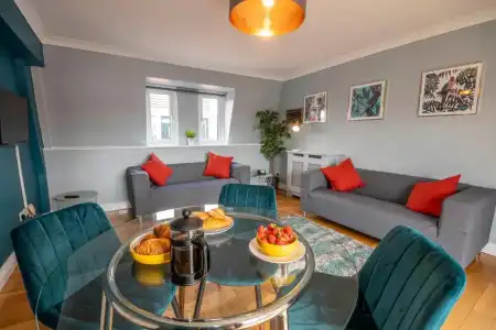 Drury Court - 72