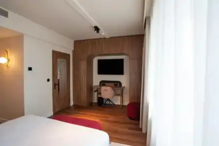 Via Antwerp - 94