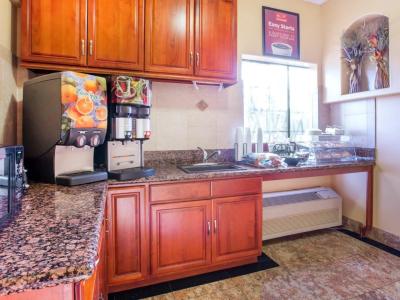 Motel 6 Inglewood, CA - 14