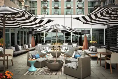 Seattle Marriott Waterfront - 17