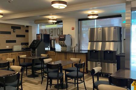 Ramada by Wyndham New York Times Square West - 3