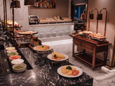 Aira Bangkok Sukhumvit 11 by Kingstons - 11