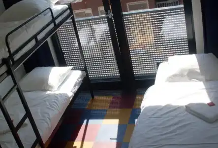 Bud Gett Hostels - 19