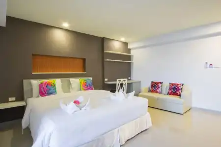 Chateau de Sukhumvit - 90