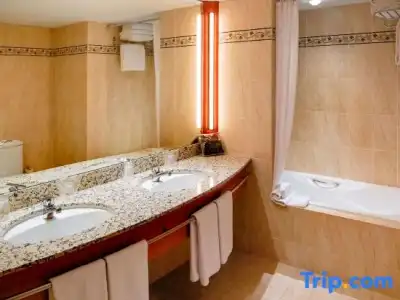 Hôtel Mercure - 74