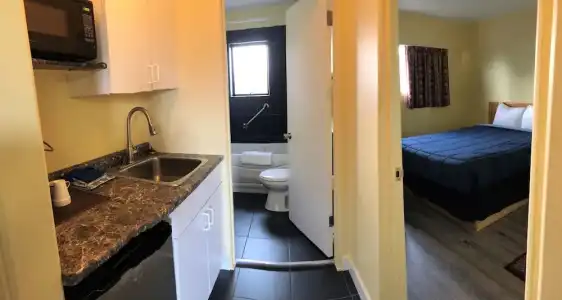 The Port-O-Call Inn & Suites - 19