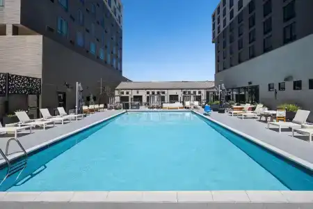 DoubleTree by Hilton Denver Cherry Creek - 26