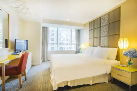 Urbana Langsuan - 5
