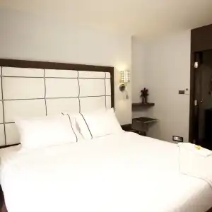 Sukhumvit Suites - 32