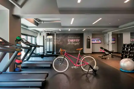 Moxy Chicago Downtown - 35