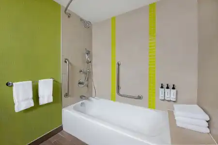 Crowne Plaza Kitchener-Waterloo by IHG - 8