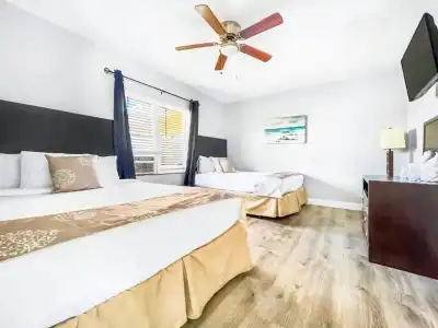 Hollywood Beachs - 202
