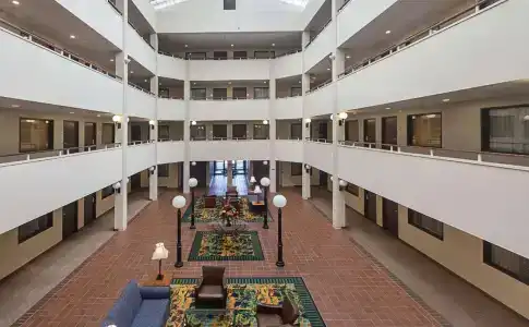 Quality Suites Lansing West - 12