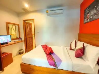 PJ Patong Resortel - 39