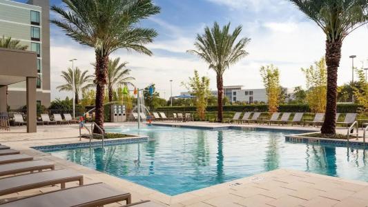 SpringHill Suites Orlando at Millenia - 13