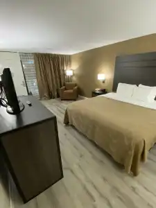 Quality Inn Branson - Hwy 76 Central - 55