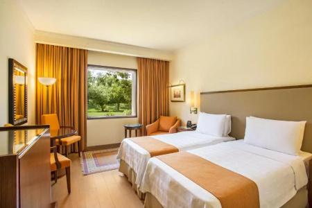 Trident, Agra - 74