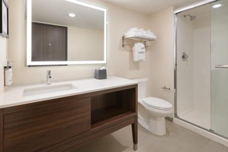 Holiday Inn & Suites RICHMOND - WEST END by IHG - 7