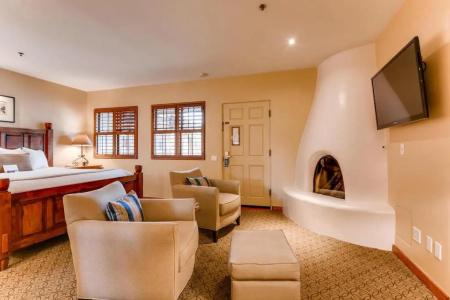 Piñon Court By La Fonda - 72