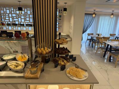 Best Western Plus Larco - 34