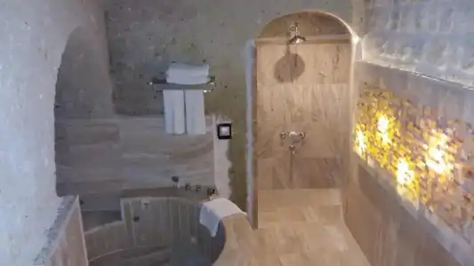 Oread Cave Suites - 111