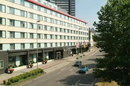 Ramada by Wyndham Essen - 0