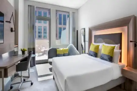 Novotel Bur Dubai - 4