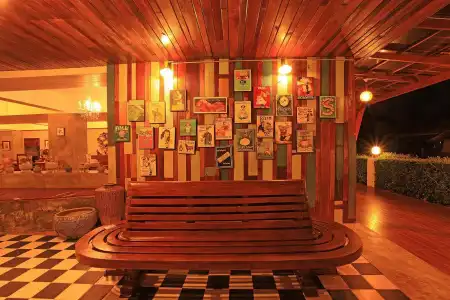 Ladawan Boutique - 1