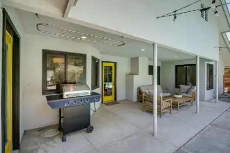 Bakersfield Oasis: Private Pool, Hot Tub & Patio! - 5