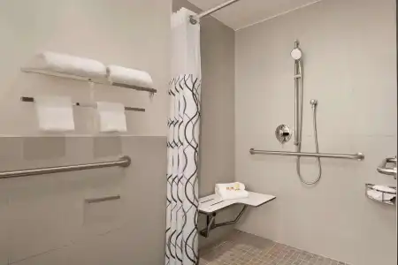 La Quinta Inn & Suites by Wyndham Times Square South - 8