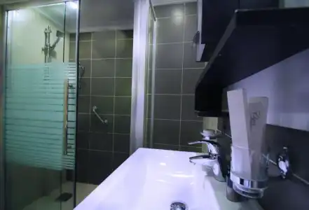 City Rose Suites - 129