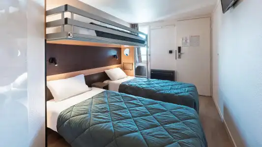 Premiere Classe Bourges (6 kms du centre-ville) - 38