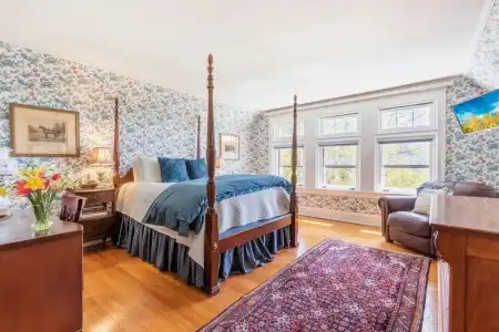 Wilburton Inn - 72