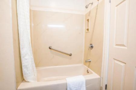 Anaheim Discovery Inn and Suites - 39