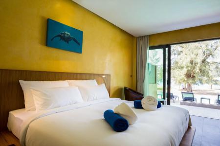 Coriacea Beachfront Boutique Phuket Resort - 8