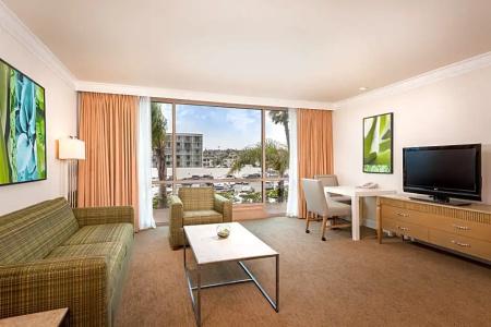 DoubleTree by Hilton San Diego Bayside - 114