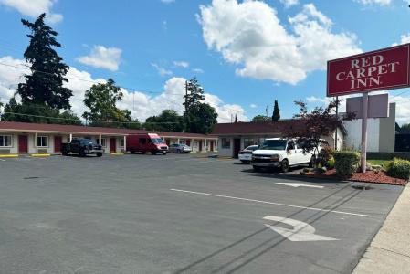 Red Carpet Inn Medford - 9