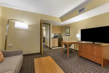 Best Western Plus Scottsdale Thunderbird Suites - 92